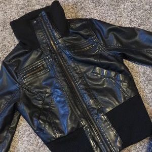 🖤🔥Faux-Leather Jacket🔥🖤